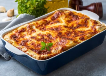 שכבה אחרי שכבה – המתכון ללזניה שחייבת להיות על השולחן בשבועות שכבה אחרי שכבה – המתכון ללזניה שחייבת להיות על השולחן בשבועות