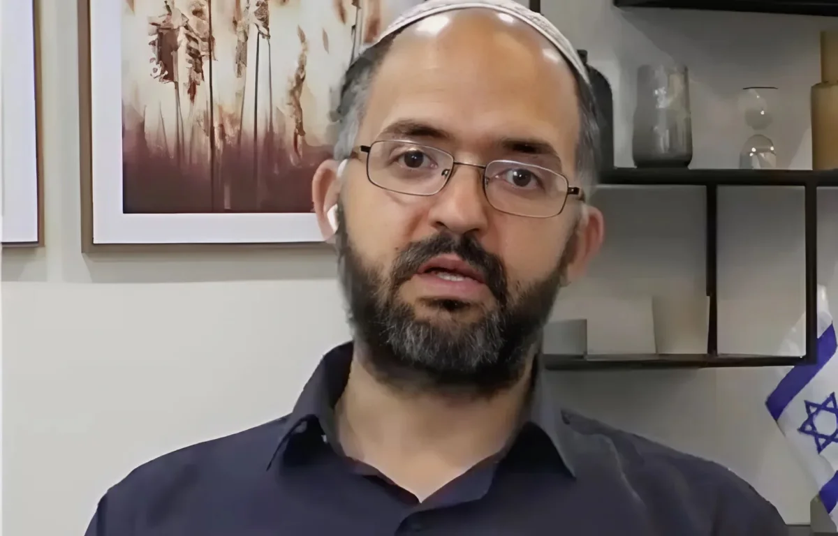 "שנייה הרגישה כמו נצח": חננאל גז, שאיבד את רעייתו בפיגוע, משחזר את הדקות שבהן הכל התהפך