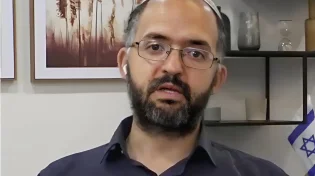 "שנייה הרגישה כמו נצח": חננאל גז, שאיבד את רעייתו בפיגוע, משחזר את הדקות שבהן הכל התהפך