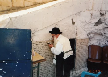 "אפילו שעון מתקלקל ועוצר לפעמים, רבי עמרם לא!": כל דקה היא נצח &ndash; גודל ההתמדה של שר ההתמדה