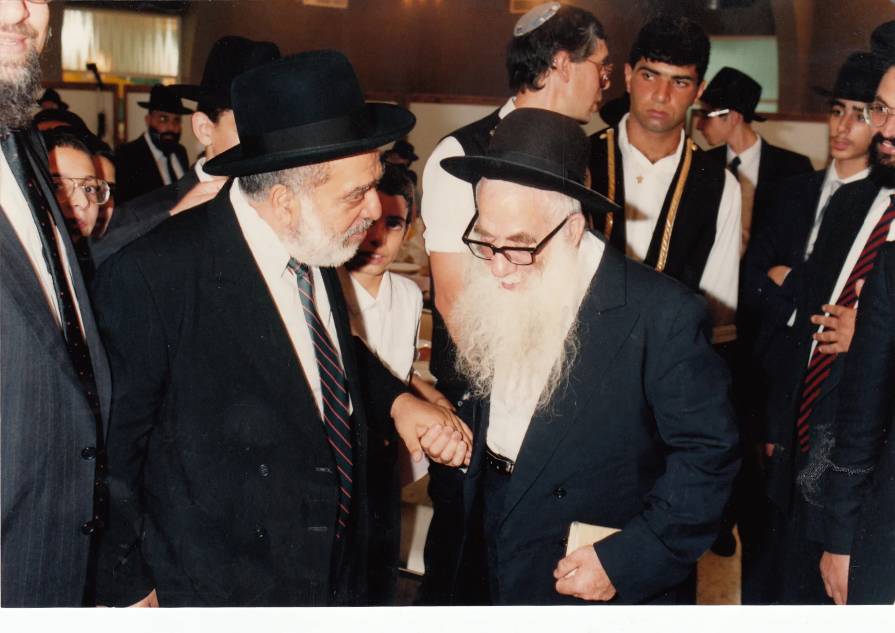 "מי שמסתכל – מפסיד מאה תפילות!" • כך הפך טיול לגן החיות לשיעור הלכתי שלא יישכח