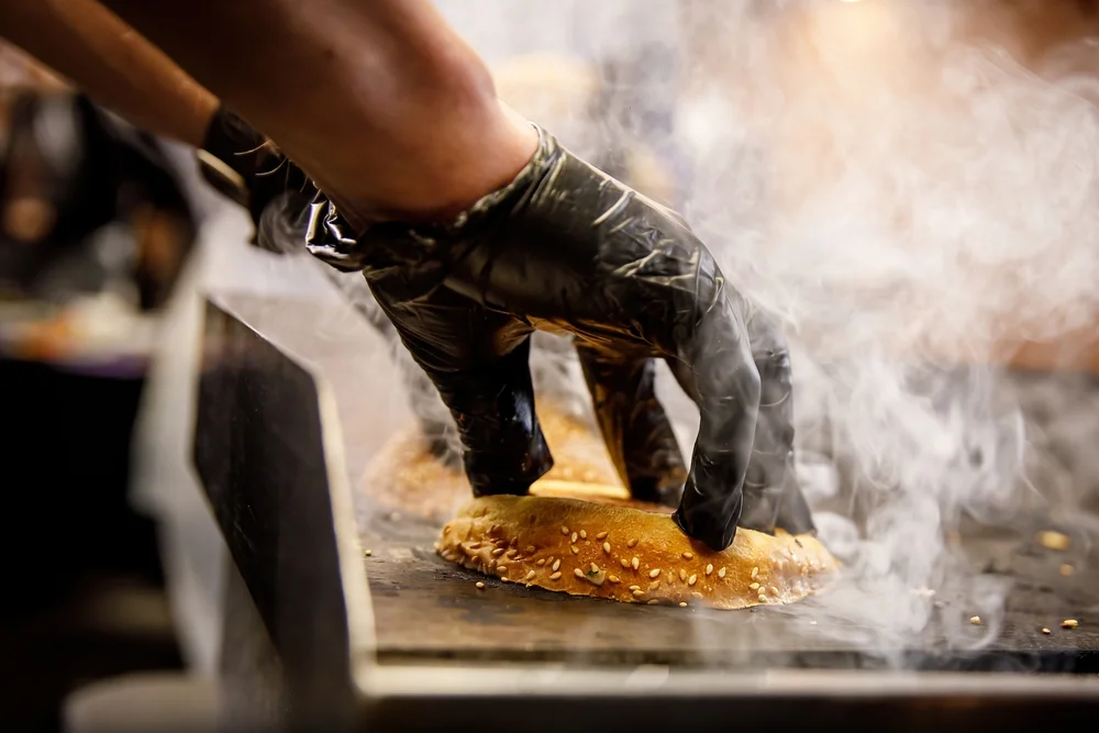 יום ההמבורגר הבינלאומי: 8 עובדות שלא ידעתם עליו יום ההמבורגר הבינלאומי: 8 עובדות שלא ידעתם עליו