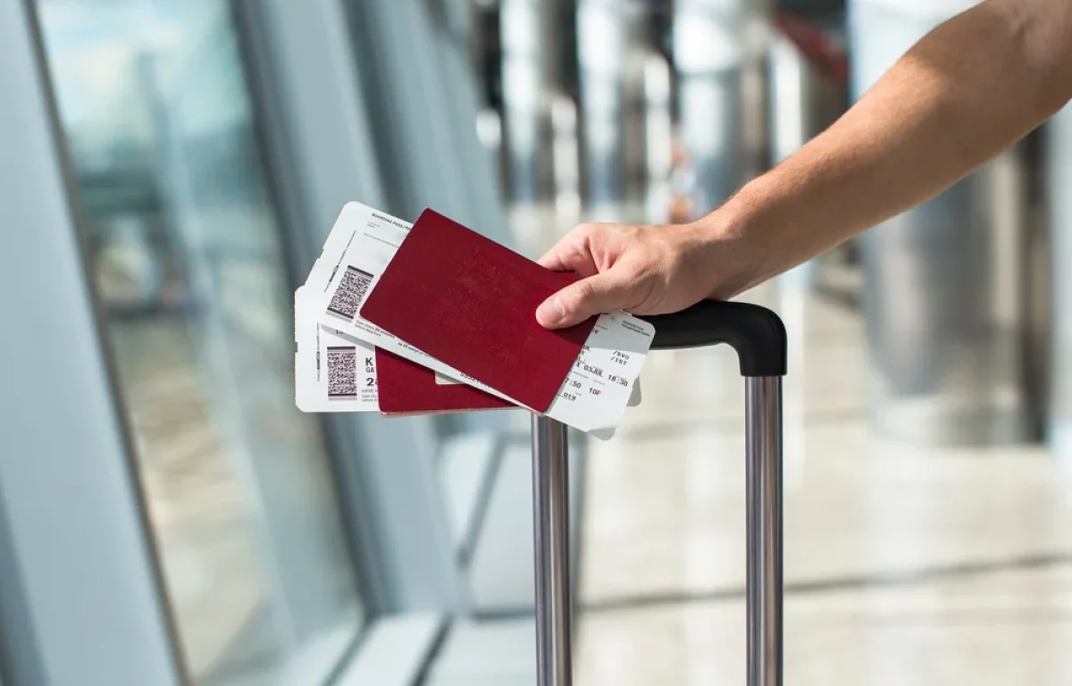 לא נעים, לא חוקי, אבל אולי חסכוני: המושב הכי שנוי במחלוקת בתולדות התעופה חוזר