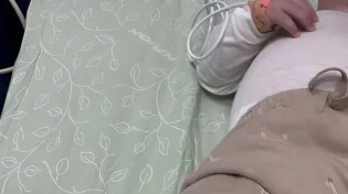 "התחיל לבכות בלי קול, ראיתי אותו מכחיל": רגעי האימה של משפחה במעלית קניון באשדוד