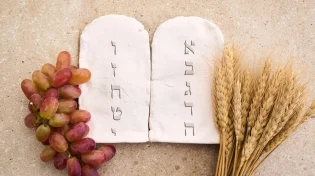  למה נשארים ערים בליל שבועות?