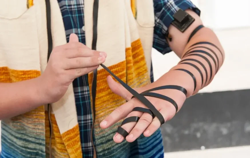 ברך בטעות 'להניח תפילין' על הטלית – האם צריך לחזור ולברך? ברך בטעות 'להניח תפילין' על הטלית – האם צריך לחזור ולברך?