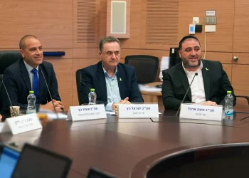 היסטוריה בישראל: הליך גירוש ראשון מסוגו נגד מחבלים אזרחי המדינה
