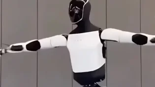 הרובוט של אילון מאסק מפגין כישורים שלא ראיתם מגיעים