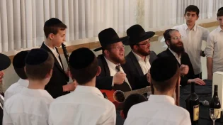 הרב יצחק ריס ות"ת חפץ חיים כרמיאל שרים - "תורה"