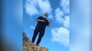 "דווקא שם הקול האלוקי נשמע": עדי גיבסון עם ביט חדש ומדליק 