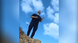 "דווקא שם הקול האלוקי נשמע": עדי גיבסון עם ביט חדש ומדליק