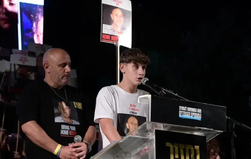בלי החטופים אין תקומה: עצרת מחאה סוערת בלב תל אביב