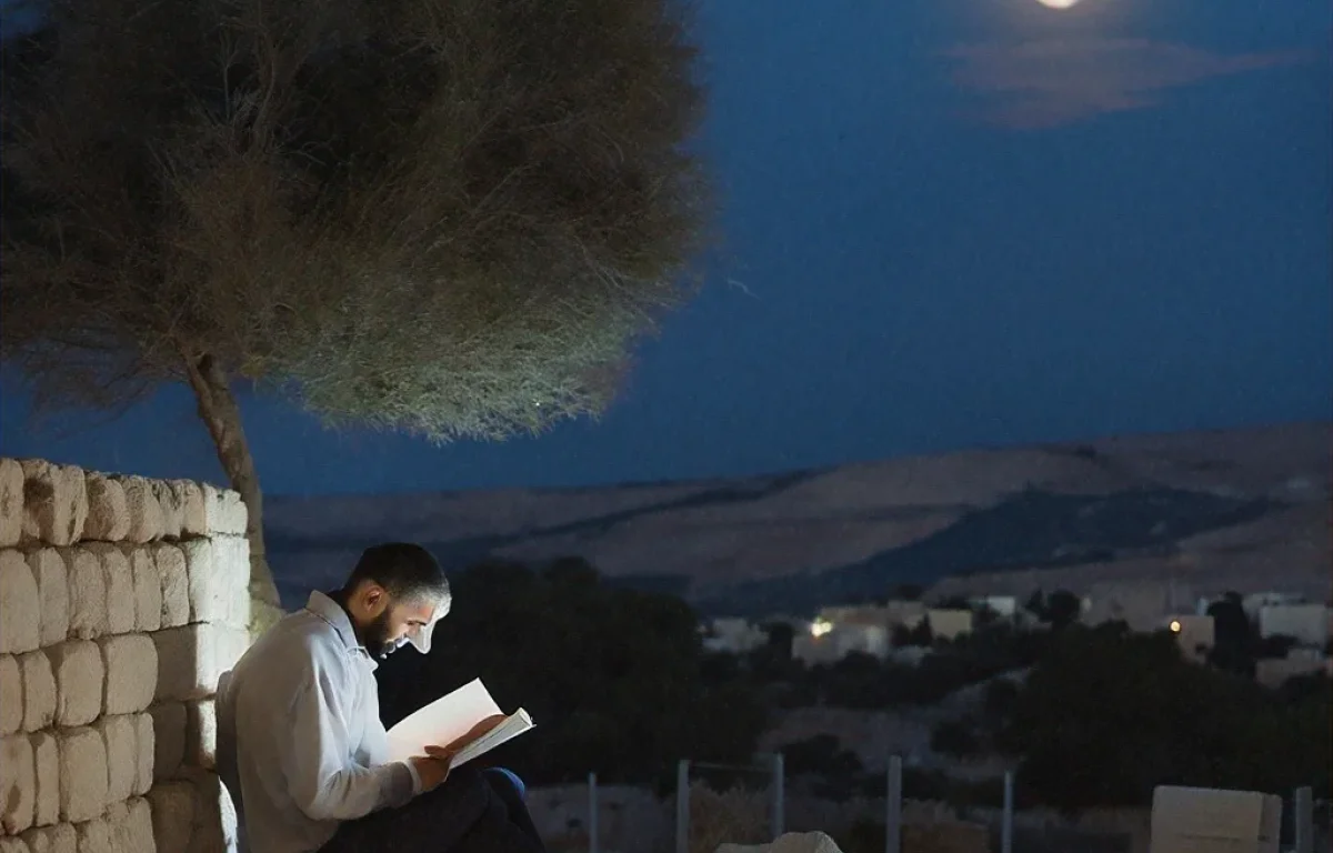 איך יהודים עייפים מצליחים להישאר ערים כל הלילה? הסוד שישנה לך את החיים