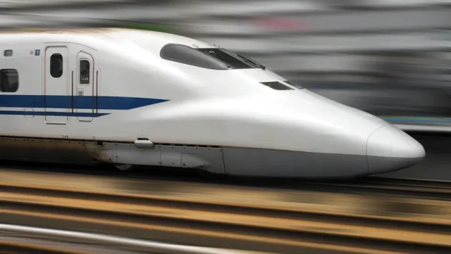 תוך שניות על 600 קמ"ש: הרכבת הכי מהירה בעולם בתיעוד מסחרר
