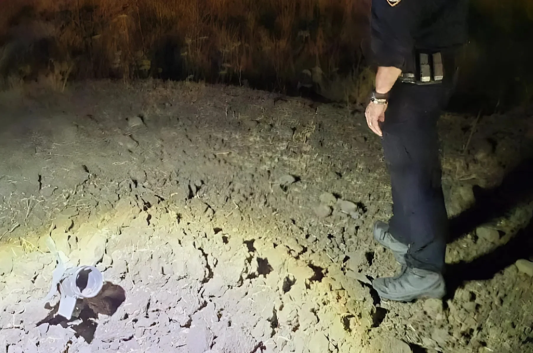 רמת הגולן: שרידי טיל אותרו סמוך לרמת מגשימים – חבלני משטרה פועלים בזירה רמת הגולן: שרידי טיל אותרו סמוך לרמת מגשימים – חבלני משטרה פועלים בזירה