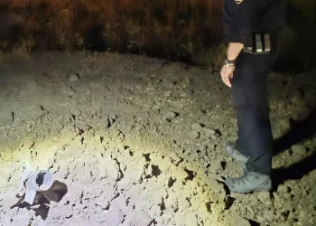 רמת הגולן: שרידי טיל אותרו סמוך לרמת מגשימים &ndash; חבלני משטרה פועלים בזירה