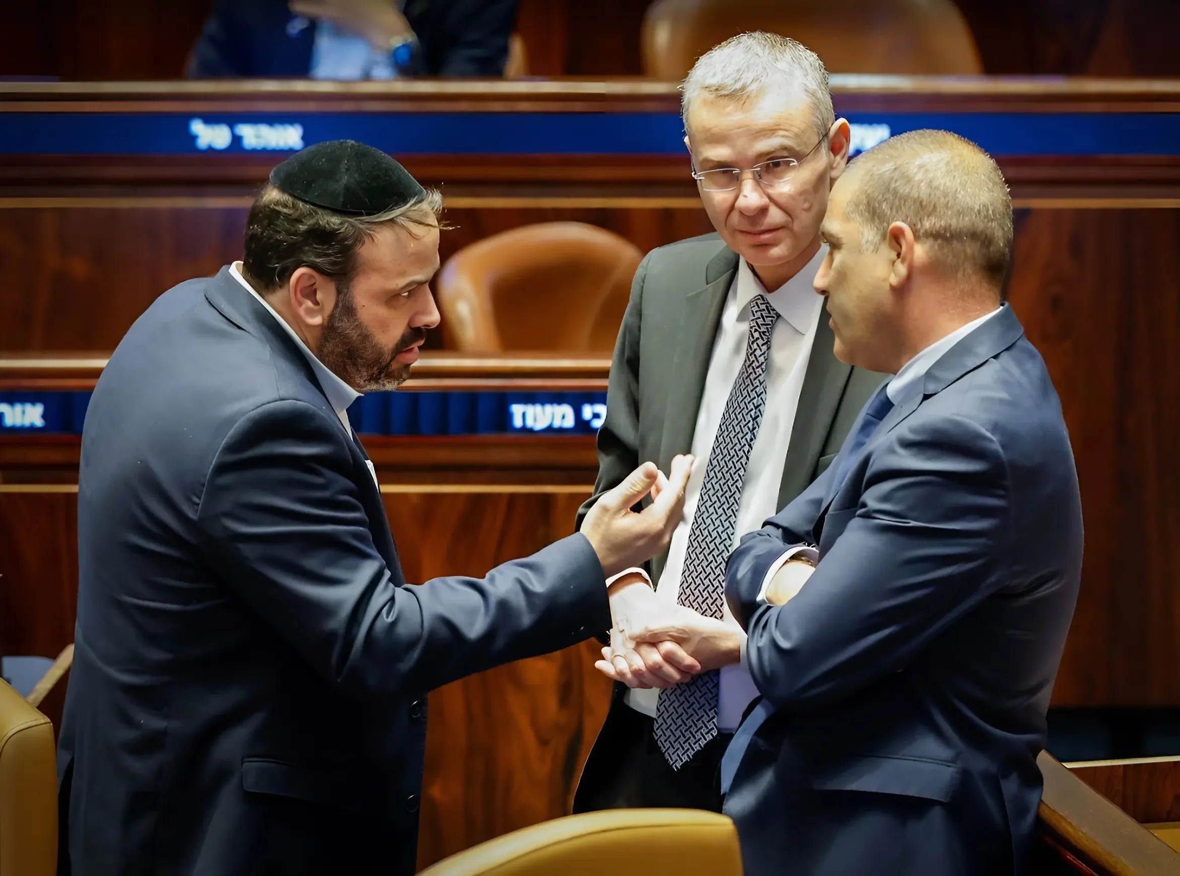 צעד נוסף במלחמה בטרור: הצעת החוק לגירוש מסיתים עברה בקריאה טרומית צעד נוסף במלחמה בטרור: הצעת החוק לגירוש מסיתים עברה בקריאה טרומית