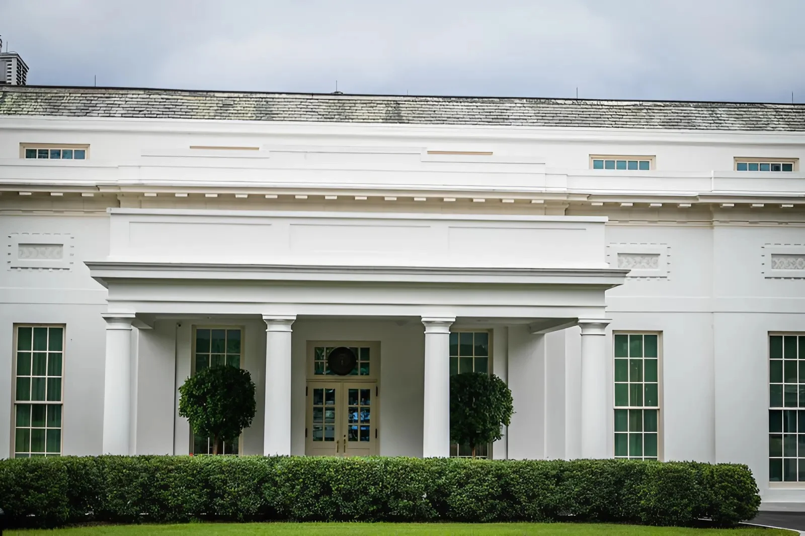 בכירים מטעם טראמפ נפגשו עם שורד השבי ומשפחות החטופים: "השבתם – קריטית ליציבות האזורית" בכירים מטעם טראמפ נפגשו עם שורד השבי ומשפחות החטופים: "השבתם – קריטית ליציבות האזורית"