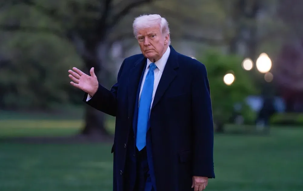 "לא נאפשר כניסה למי שרוצה לפגוע בנו": טראמפ אוסר כניסה מ-12 מדינות "לא נאפשר כניסה למי שרוצה לפגוע בנו": טראמפ אוסר כניסה מ-12 מדינות