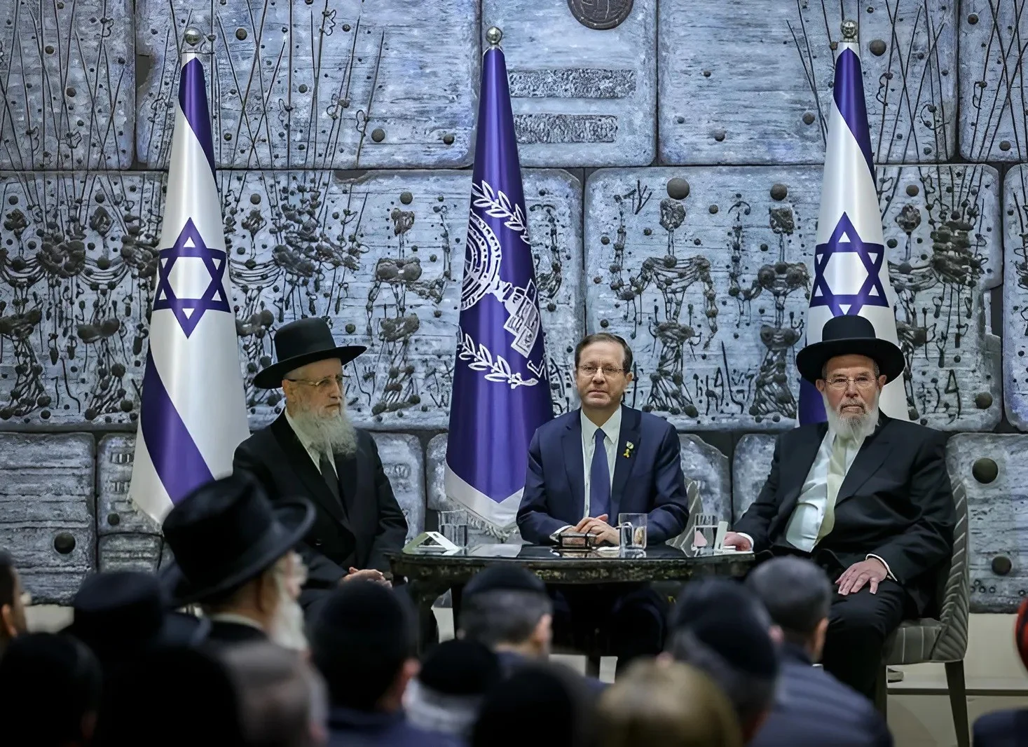 הרבנים הראשיים מגיבים להצתת בית הכנסת: "ימים אפלים לעם היהודי"