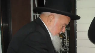 רב ומחנך לדורות: מסכת חייו של הגאון רבי נסים טולדנו זצ"ל