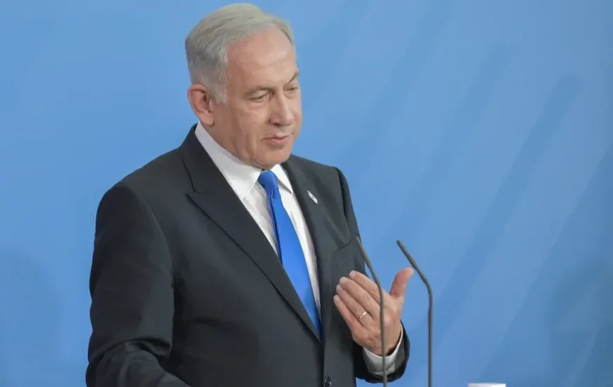 בשל שיחה מדינית חשובה: רה"מ מבקש לקצר את עדותו ולסיים את החקירה ב-13:45 בשל שיחה מדינית חשובה: רה"מ מבקש לקצר את עדותו ולסיים את החקירה ב-13:45