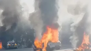 אש, עשן ופחד ברחובות: לוס אנג'לס בוערת בעקבות מחאה אלימה
