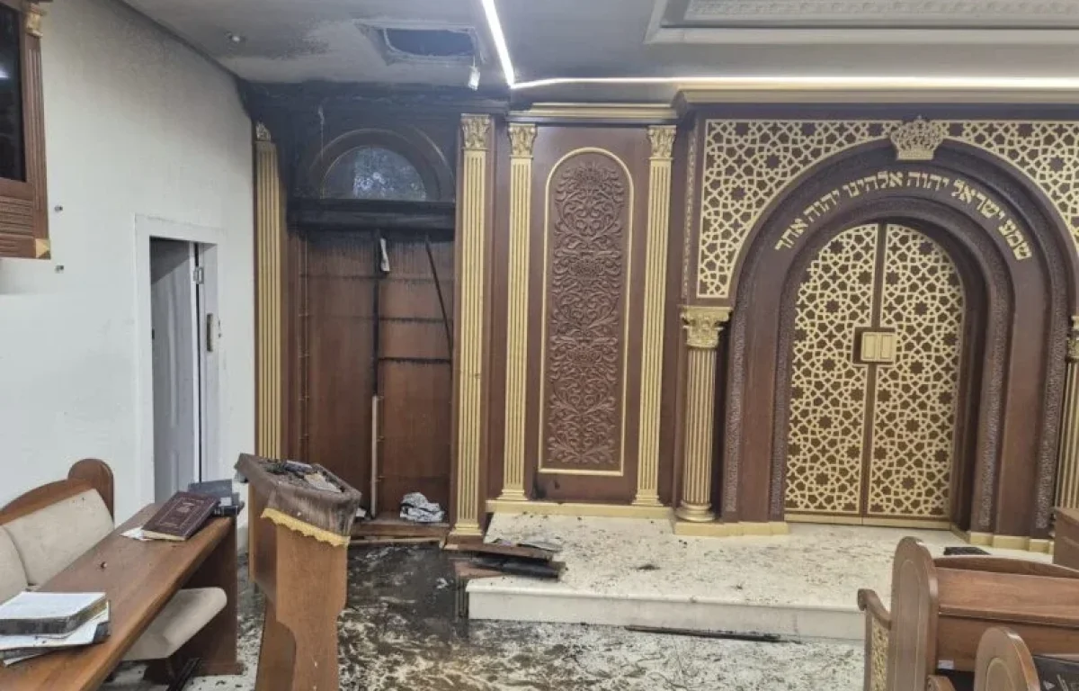 הצתת בית הכנסת של הרב יצחק יוסף: החשוד הועבר לחקירה בשב"כ 