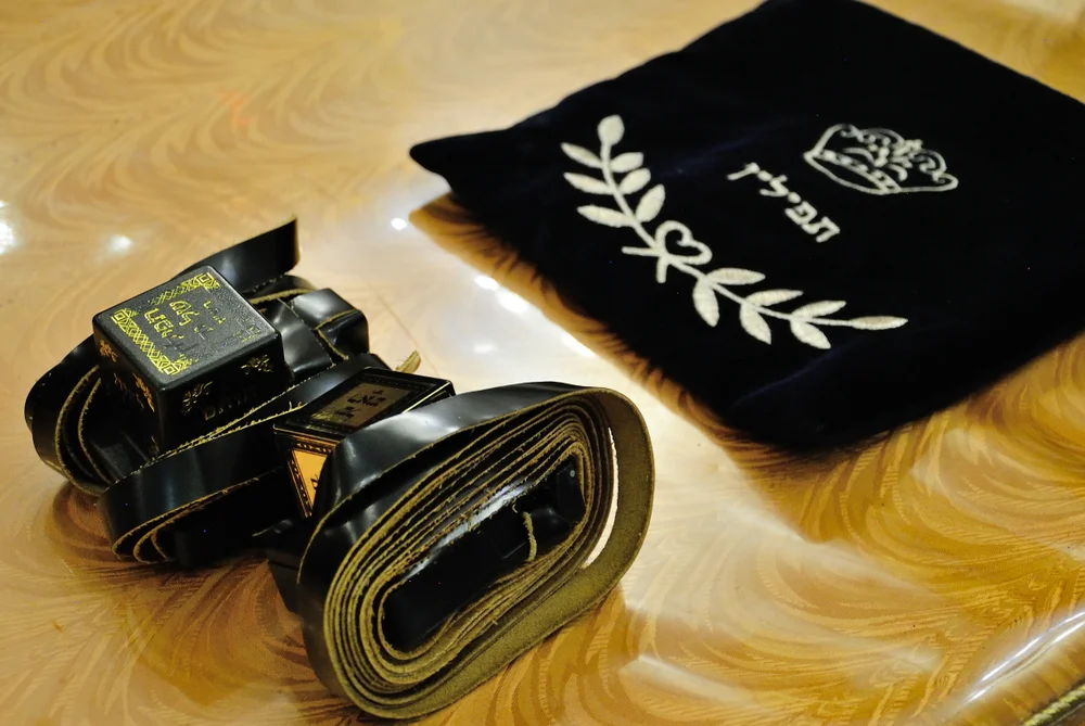 חזר לבית הכנסת אחרי שנים – ומצא שם נשמה שלא הניחה תפילין מימיה חזר לבית הכנסת אחרי שנים – ומצא שם נשמה שלא הניחה תפילין מימיה