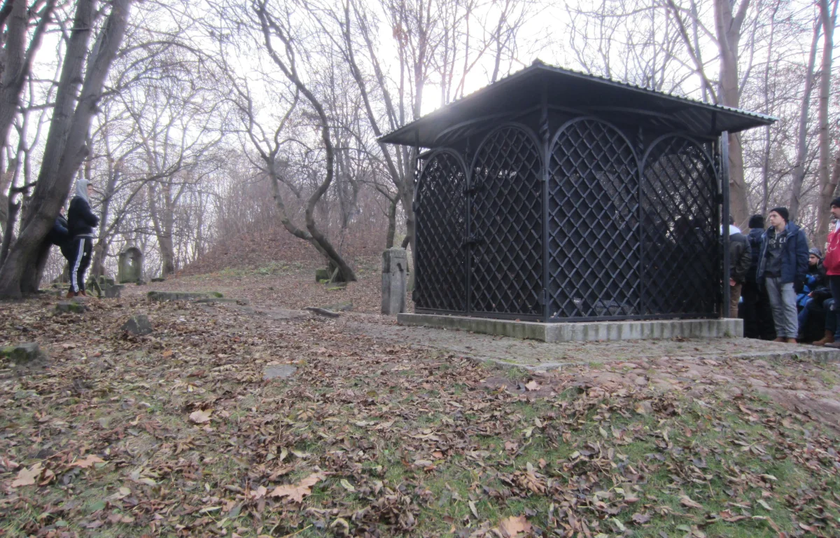 השמחה שביטלה את הגזֵרה: הסיפור המדהים של החסיד והחוזה מלובלין השמחה שביטלה את הגזֵרה: הסיפור המדהים של החסיד והחוזה מלובלין