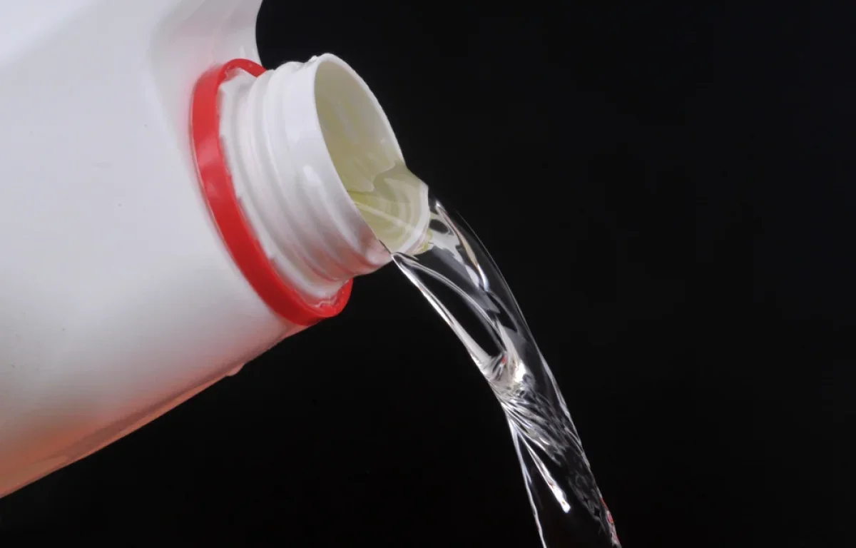  החומר שפעם ניקו איתו הכול &ndash; חזר ובגדול: כך תשתמשו באקונומיקה בלי טעויות