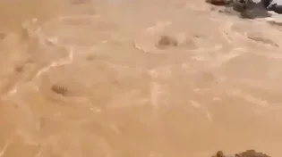 תיעוד כבד מטהרן: שיטפון ענק אחרי תקיפה - תשתיות קרסו, רכבים נגרפו