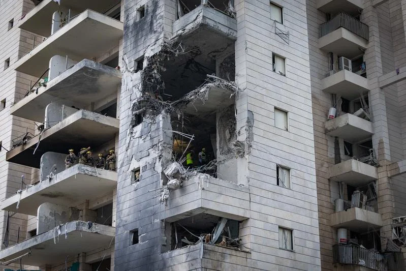 תחקיר פיקוד העורף: פגיעה ישירה בין שני ממ"דים – ארבעה הרוגים בפתח תקווה