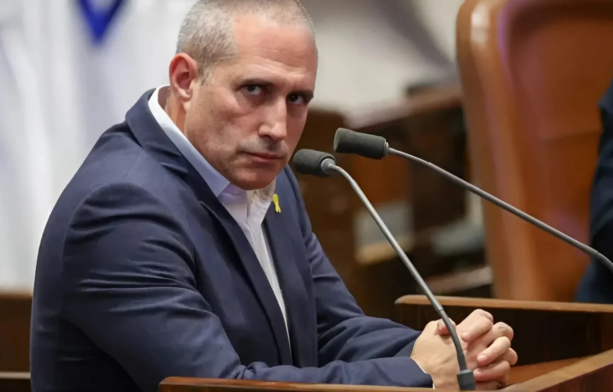 הטיל האיראני פגע בביתו של חבר הכנסת: "הנזק – רק לרכוש, שלומי טוב" הטיל האיראני פגע בביתו של חבר הכנסת: "הנזק – רק לרכוש, שלומי טוב"