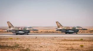 "זה א-לי ואנוהו": העולם בהלם מההצלחה הכבירה של עם ה'