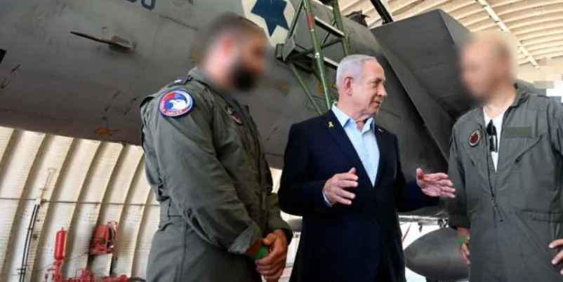 נתניהו בבסיס חיל האוויר: "אנחנו בדרך להשיג ניצחון"
