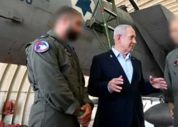 נתניהו בבסיס חיל האוויר: "אנחנו בדרך להשיג ניצחון"