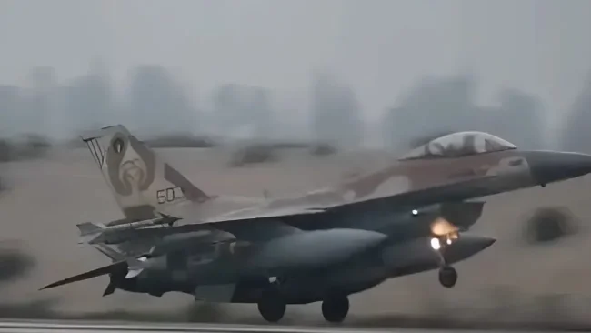 חיל האוויר בפעולה: תיעוד מההמראה ועד רגע התקיפה בלב איראן