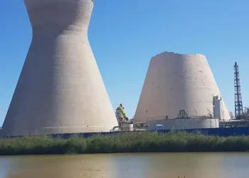 נזק כבד בבתי הזיקוק בחיפה בעקבות פגיעת הטיל: קבוצת "בזן" מדווחת על שיבוש חמור בפעילות