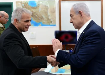 לקראת הרחבת מבצע "עם כלביא": רה"מ נתניהו נפגש עם ראש האופוזיציה לפיד לקראת הרחבת מבצע "עם כלביא": רה"מ נתניהו נפגש עם ראש האופוזיציה לפיד