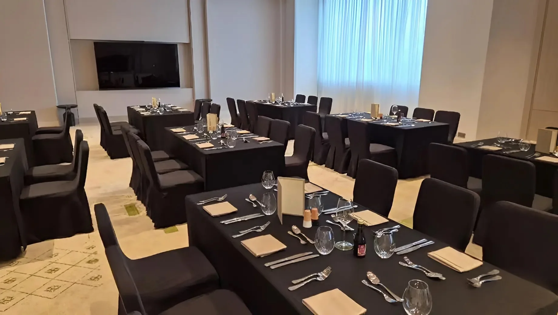 מצוקת הישראלים התקועים: בתי חב"ד בעולם הפכו למוקדי סיוע וחמ"ל חירום