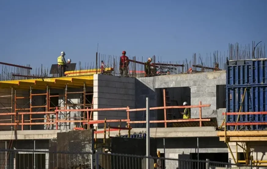 עקב המלחמה: הופסקה העבודה בשליש מאתרי הבנייה בארץ עקב המלחמה: הופסקה העבודה בשליש מאתרי הבנייה בארץ