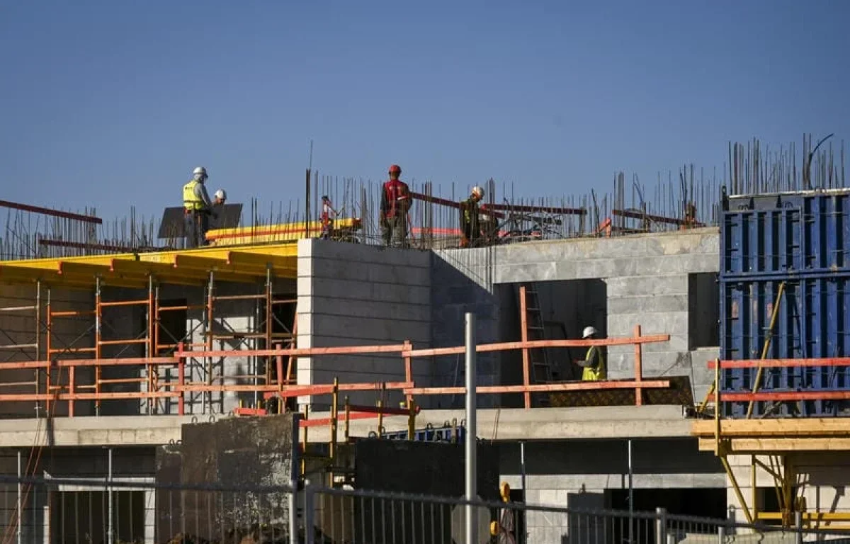 עקב המלחמה: הופסקה העבודה בשליש מאתרי הבנייה בארץ עקב המלחמה: הופסקה העבודה בשליש מאתרי הבנייה בארץ