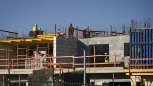 עקב המלחמה: הופסקה העבודה בשליש מאתרי הבנייה בארץ