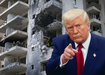 ישראל ממתינה: טראמפ שוקל להצטרף למתקפה על פורדו ישראל ממתינה: טראמפ שוקל להצטרף למתקפה על פורדו