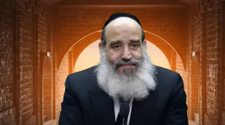 הרב פנגר: "קיבלת סטירה מהחיים? זו לא טעות - זו שליחות"