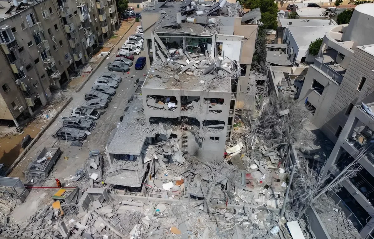 40 נפילות, 24 הרוגים, 800 פצועים: היקף הנזק מהמתקפה האיראנית 40 נפילות, 24 הרוגים, 800 פצועים: היקף הנזק מהמתקפה האיראנית