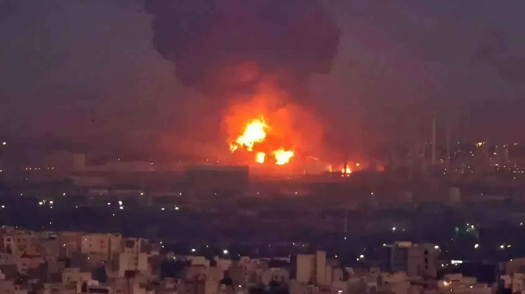 תוהו ובוהו באיראן: הכלכלה קורסת והאינטרנט הושבת