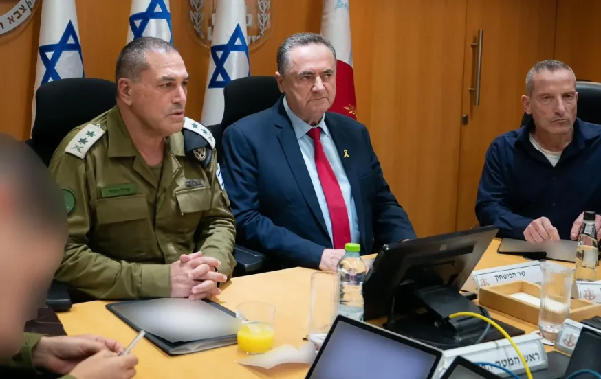 שר הביטחון כ"ץ: "נגביר את התקיפות – ונפיל את משטר האייתוללות" שר הביטחון כ"ץ: "נגביר את התקיפות – ונפיל את משטר האייתוללות"