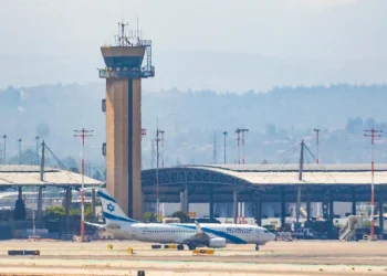 טיסת חילוץ של אל על נקלעה למטח הטילים &ndash; ונאלצה להמתין באוויר